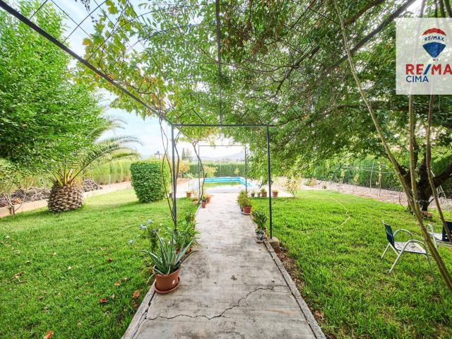 UN CACHITO DE PARAISO SE VENDE EN ATARFE