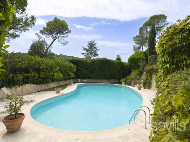 Un cadre rare, une villa aux possibilités infinies 397m² Mougins