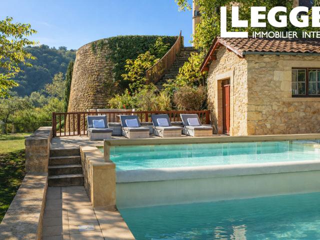 Un château historique de luxe exceptionnel situés au cœur du Triangle d'Or de la Dordogne, près de Sarlat