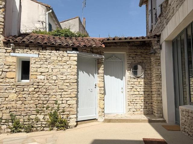 Un chai d'exception au coeur de L'Ile de Ré 85m² La Flotte