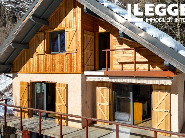 Un chalet rare au cœur du Parc national des Écrins. Magnifique vues panoramiques. 2300 m² de jardin privé