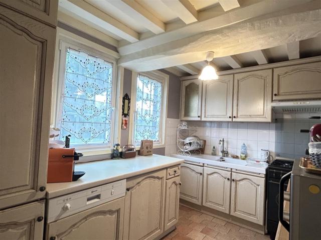 Un coup de coeur assuré se présente à vous, entre VIMOUTIERS et ARGENTAN, cette magnifique maison normande amé