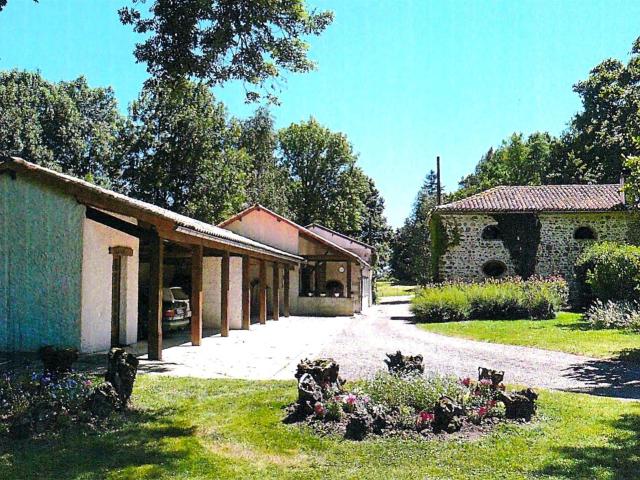 Un Domaine d’Exception dans un Cadre Idyllique – Deux Magnif. 320m² Luchapt