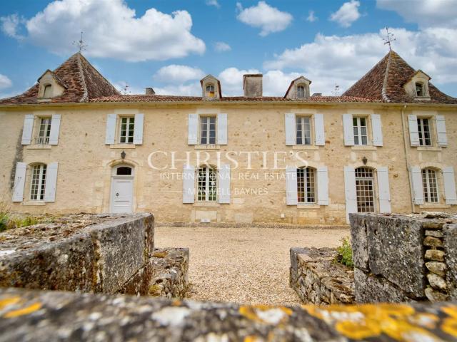 Un domaine d’exception en Dordogne: manoir du XVIIIe siècle. 731m² Bergerac