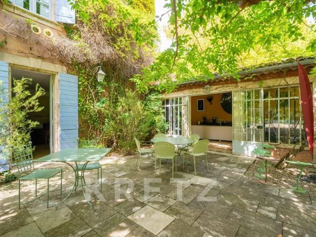 Un domaine d'exception au fil de la Sorgue 1313m² L'isle Sur La Sorgue
