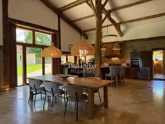 Un domaine d'exception en Dordogne avec trois maisons de car. 400m² Beaumontois en Périgord