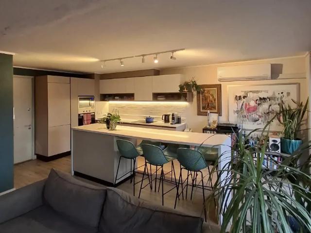 Un dormitorio muy amplio tipo loft