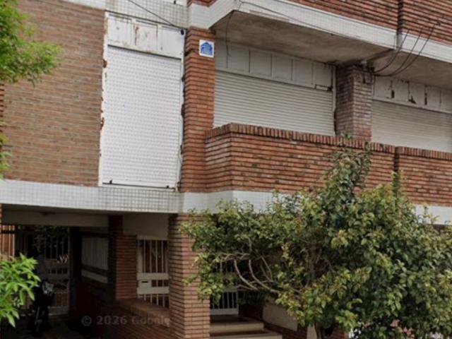 Un dormitorio en PB. Las Heras 180
