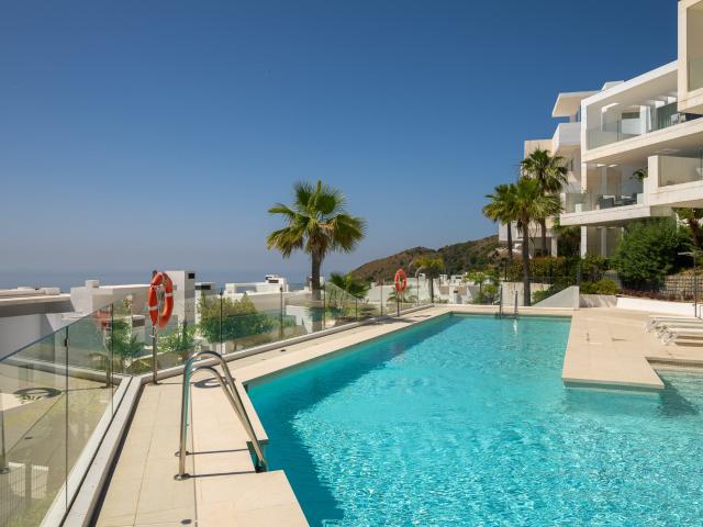 Un excepcional ático dúplex de tres dormitorios en venta en. 144m² Marbella