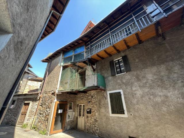 Un gioiello storico da reinventare: casa unifamiliare con corte idilliaca