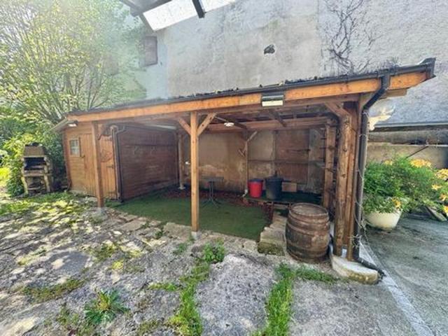 Un havre de paix avec piscine et de beaux volumes