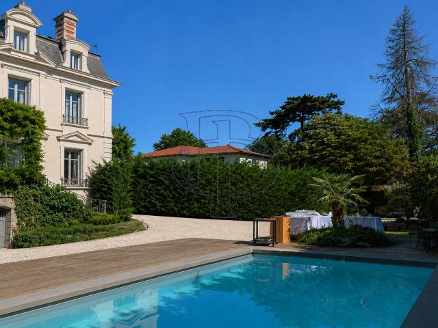 Un hôtel particulier à louer