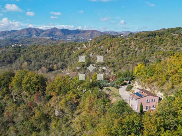 Un idilliaco rifugio di campagna nel cuore delle Marche 260m² Ascoli Piceno