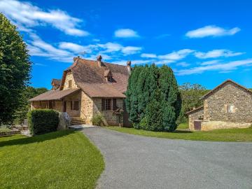 Un joyau rural — ferme, appartement, granges et 1,6 hectare 273m² Lacapelle Marival