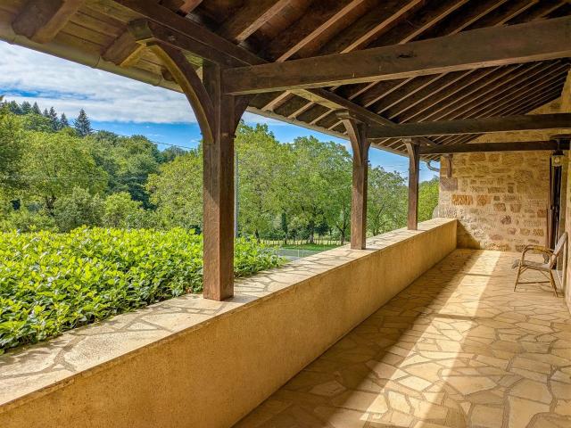 Un joyau rural — ferme, appartement, granges et 1,6 hectare 273m² Lacapelle Marival