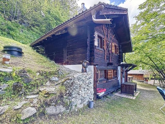 Chalet with 3.5 rooms on sale in Planches 45 m² | dreamo. Ch