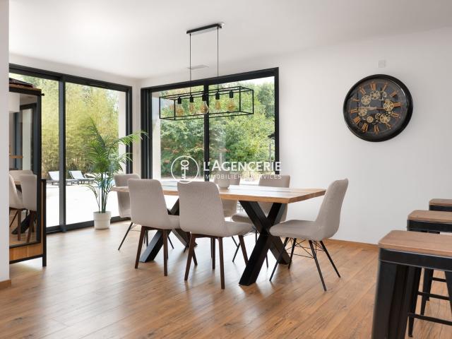 Un lieu de vie unique entre espace, nature et élégance 186m² Cornebarrieu