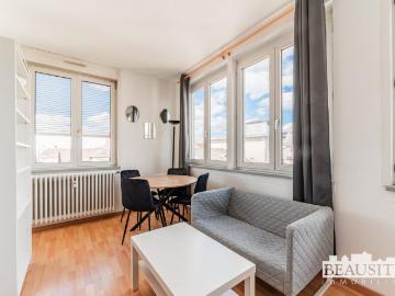 Un lumineux 2 pièces en duplex Centre / Rue du 22 Novembre