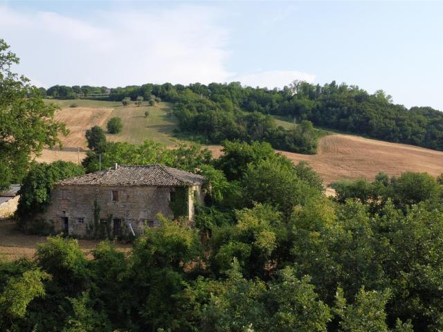 Un luogo con anima – e un potenziale straordinario 250m² Cingoli