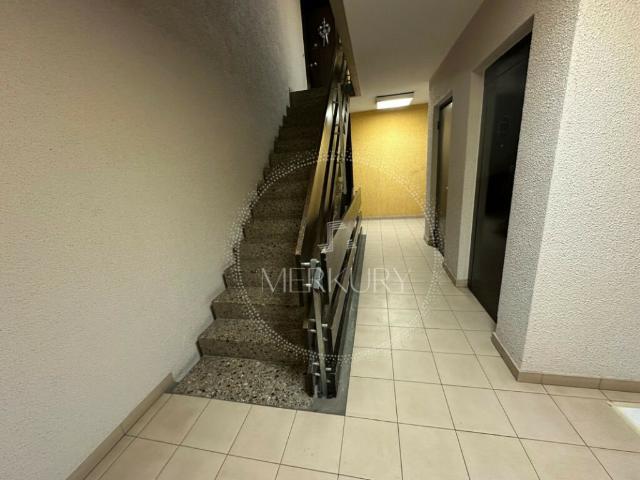 Un magnifique appartement de 4,5 pièces situé dans la région des Eaux Vives