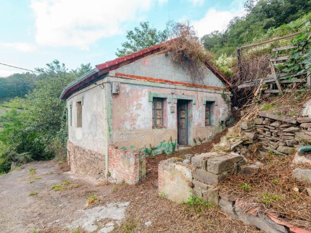 Un mirador a las montañas en el Valle de Turón