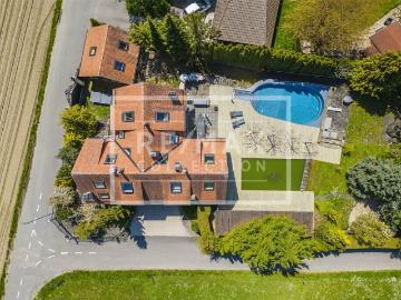 Villa off market