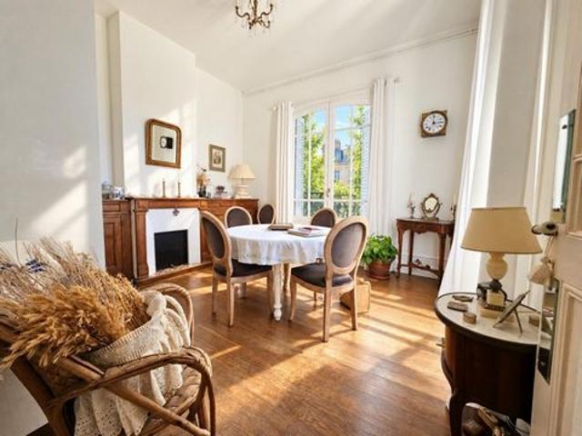 Un petit manoir au charme fou, entouré de verdure