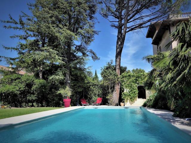 Un Petit Paradis A Avignon 280m² Avignon