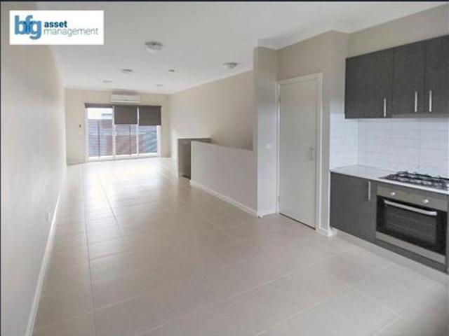 Unmissable Multi Level Home in Point Cook!