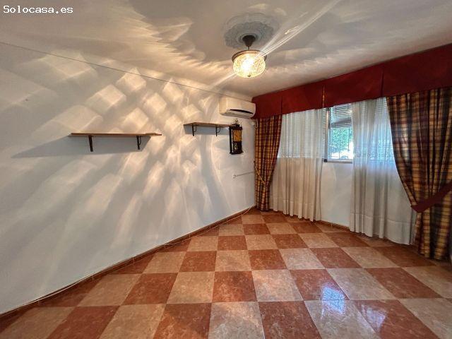 ¡Una casa con encanto y muchas posibilidades en San Juan de Aznalfarache!