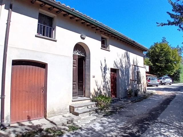 Una casa con la propria storia, raccontata nel modo in cui l. 90m² Spoleto