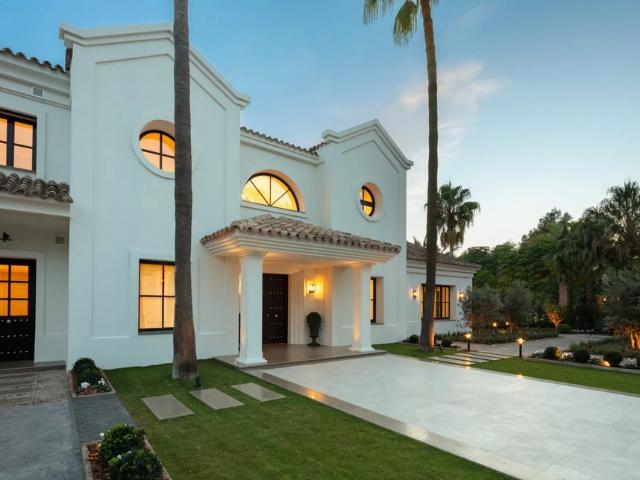 Una casa familiar de alta calidad en la exclusiva y cerrada. 1056m² Marbella