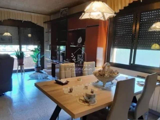 Una casa para disfrutar: amplitud, jardín y un garaje único