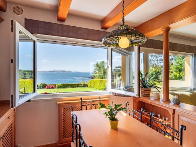 Una bonito/a vivienda en una zona residencial cerca del cent. 389m² Oleiros