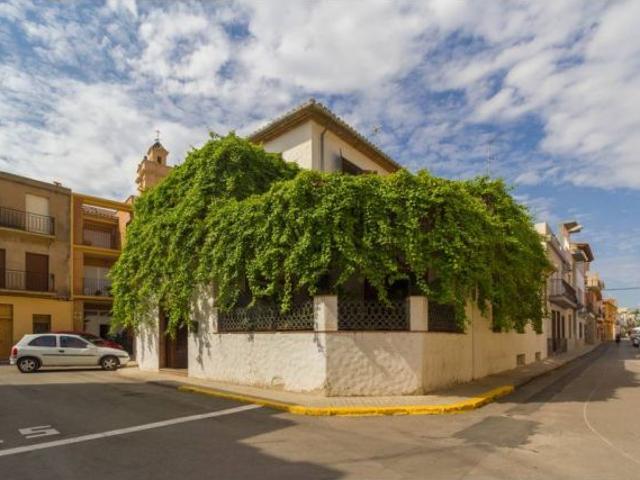 Una gran casa para familias de gusto exquisito