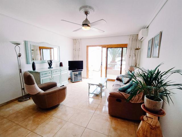 Una gran oportunidad para comprar un apartamento de 2 dormit. 81m² Golf Del Sur