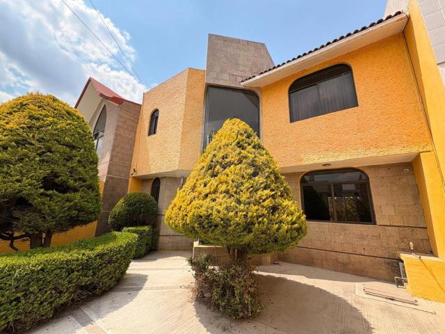 Casa en Venta en Pachuca Res Lago Esmeralda
