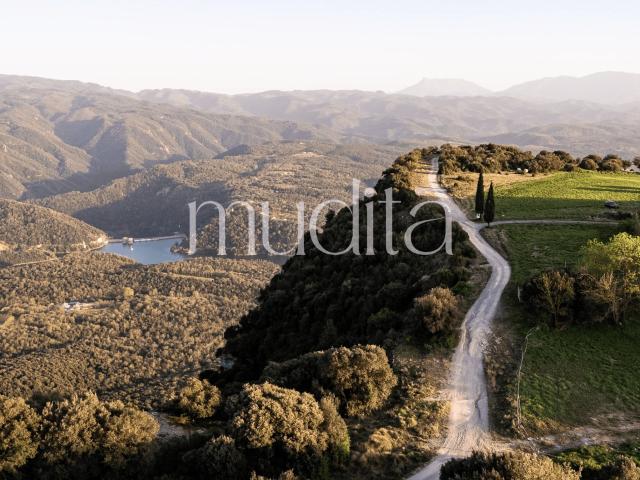 Una finca con alma en Osona, una oportunidad singular en Barcelona