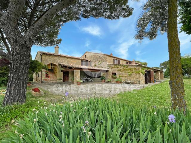 Una Finestra Su Pienza 476m² Pienza