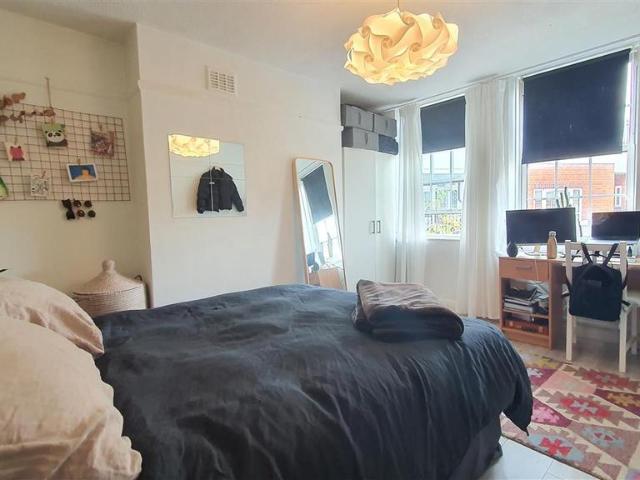 Una House, Prince Of Wales Road, London 3 bed apartment to rent £3,500 pcm £808 pw