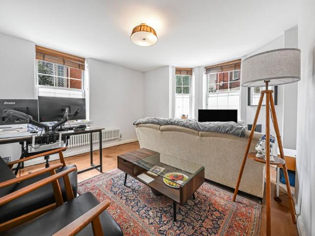 Una House, Prince of Wales Road, London 3 bed flat to rent £2,750 pcm £635 pw