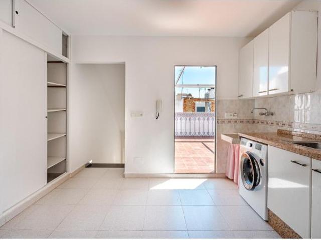 Una joya escondida en el casco antiguo de Estepona con espectacular solárium privado