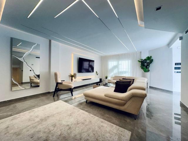 Una magnífica casa adosada está en venta en la consolidada u. 191m² Marbella
