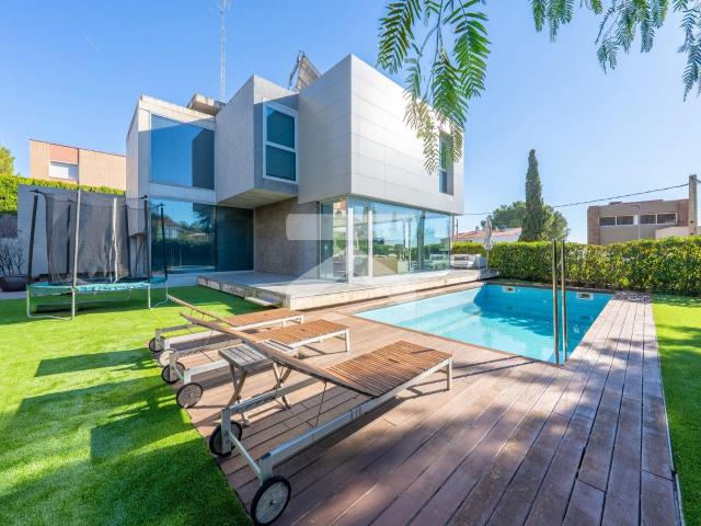 Una vivienda con estilo, confort y estética contemporánea, d. 476m² Tarragona