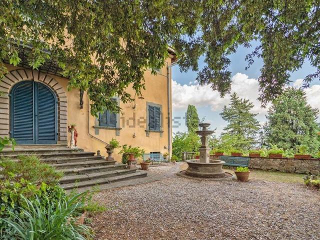 Una villa storica con vista sulle colline lucchesi! Inserito. 791m² Capannori