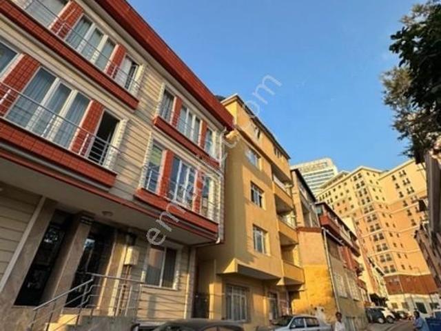 Ünalan Kiralık 2+1 Daire 1 Kat Yeni Bina Emaar Yanında