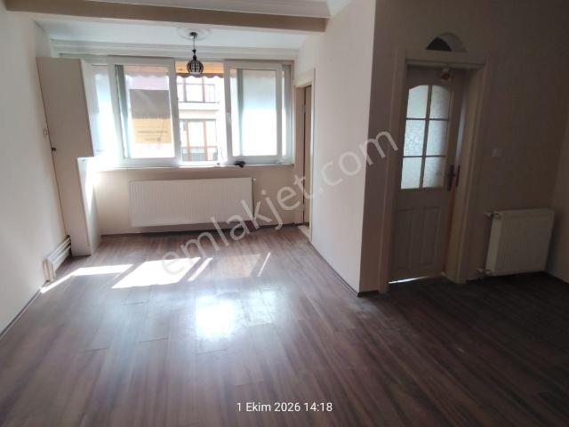 Ünalan Kiralık 2+1 Daire Cadde Üstü