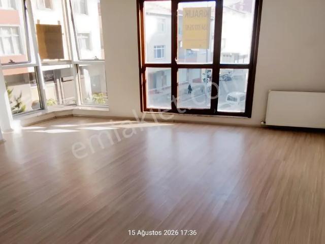 Ünalan Kiralık 2+1 Daire Cadde Yeni Bina Metro Metrobüs