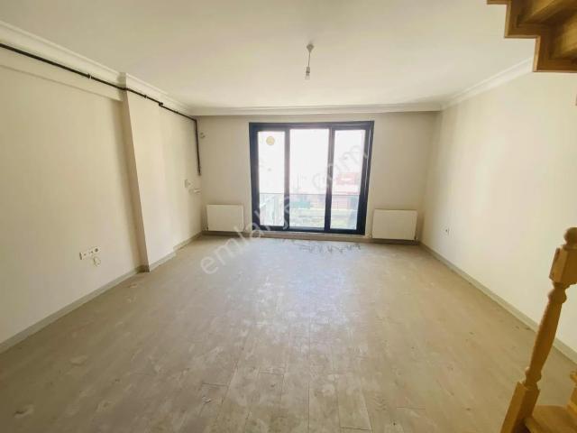 Ünalan Mah Emaar Avm Hemen Yanında 5+1 Dubleks Daire