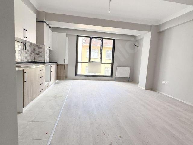 Ünalan'da Sıfır Binada Teraslı 3+2 Kiralık Geniş Dubleks Daire